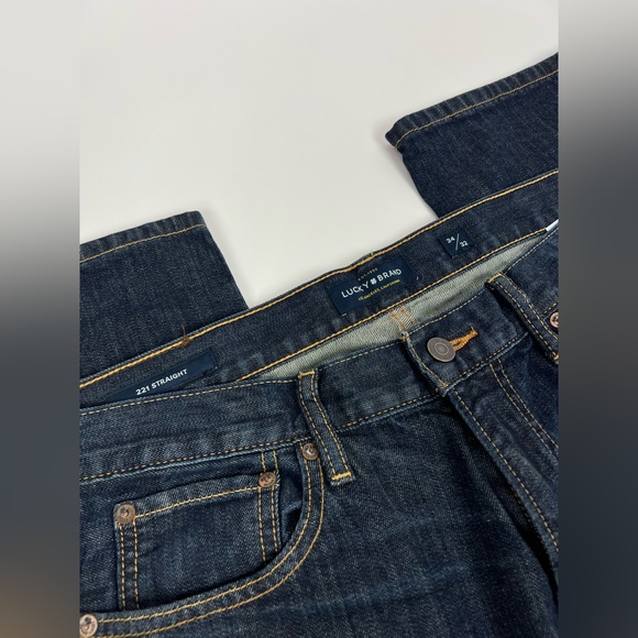 Lucky Brand 221 Straight Jeans - Picture 4 of 6